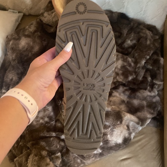 Men’s Classic Ugg Boots - Picture 3 of 4